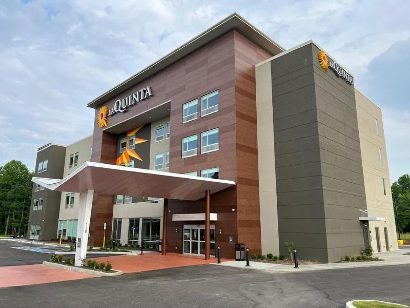 La Quinta Inn & Suites By Wyndham Manchester - Arnold Afb Dış mekan fotoğraf